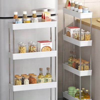 Deux etagere pour cuisine remplies près du frigo