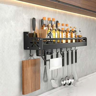 Etagere murale cuisine 50 cm remplie bouteilles couteaux ustensiles