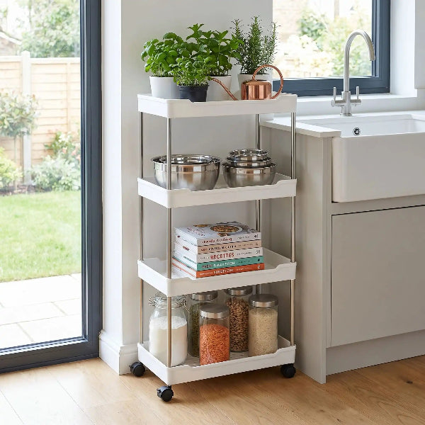 Etagere pour cuisine remplie herbes fraiches livres et pots