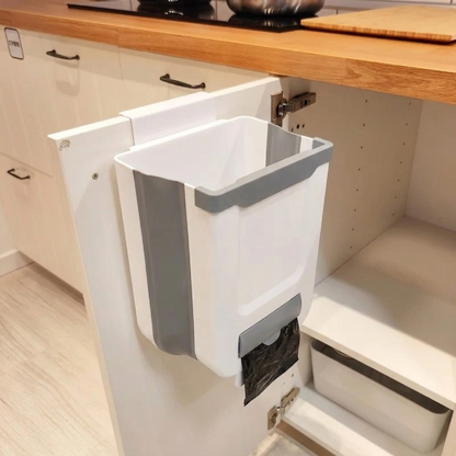 Poubelle sous evier accrochée intérieur porte