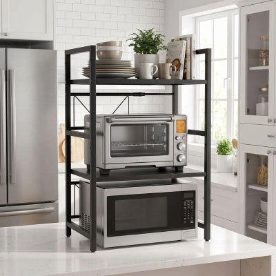 Vaisselle mini four et micro onde sur etagere micro onde