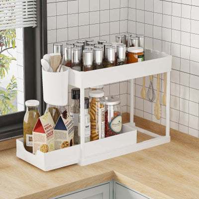 etagere a epice blanche sur un comptoir