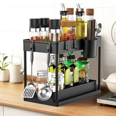 etagere a epice noire sur un comptoir