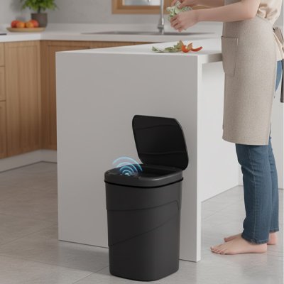 Personne avec dechets pres cuisine poubelles noire bout ilot